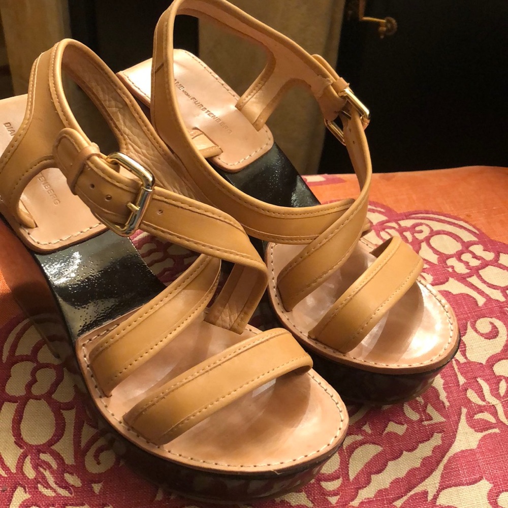 Diane von furstenberg two tone wedge